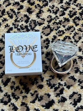 Vera Wang “Love” mini (NIB)